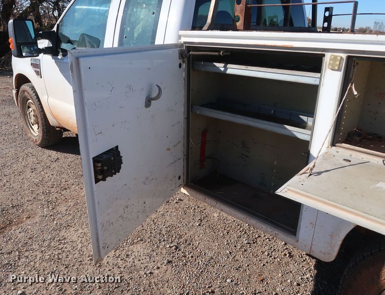 image for item GD9895 2010 Ford F350 Super Duty SuperCab utility bed pickup truck
