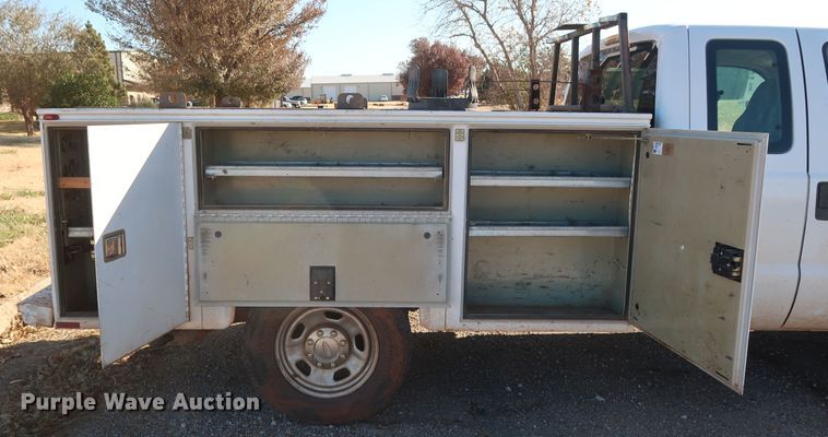 image for item GD9895 2010 Ford F350 Super Duty SuperCab utility bed pickup truck