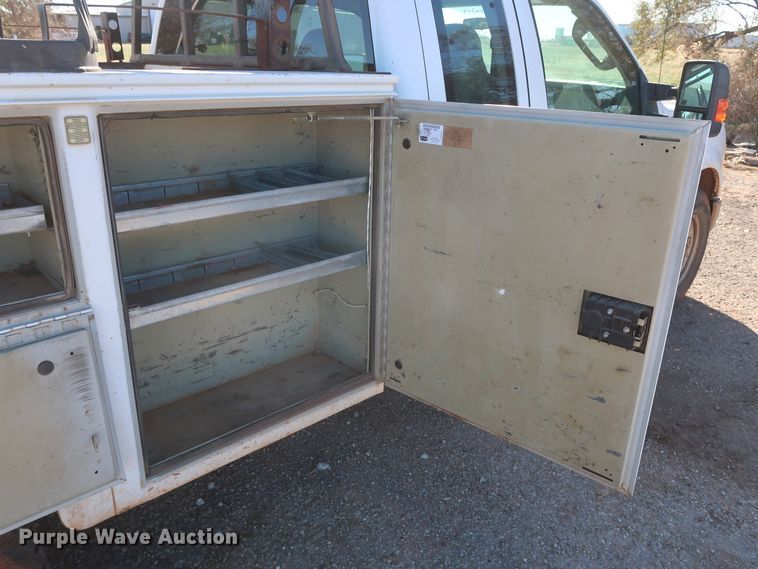 image for item GD9895 2010 Ford F350 Super Duty SuperCab utility bed pickup truck