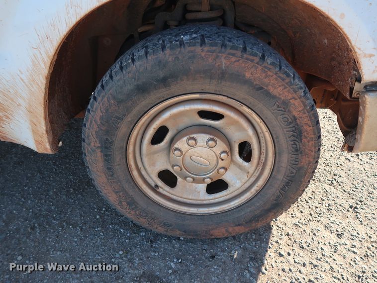 image for item GD9895 2010 Ford F350 Super Duty SuperCab utility bed pickup truck