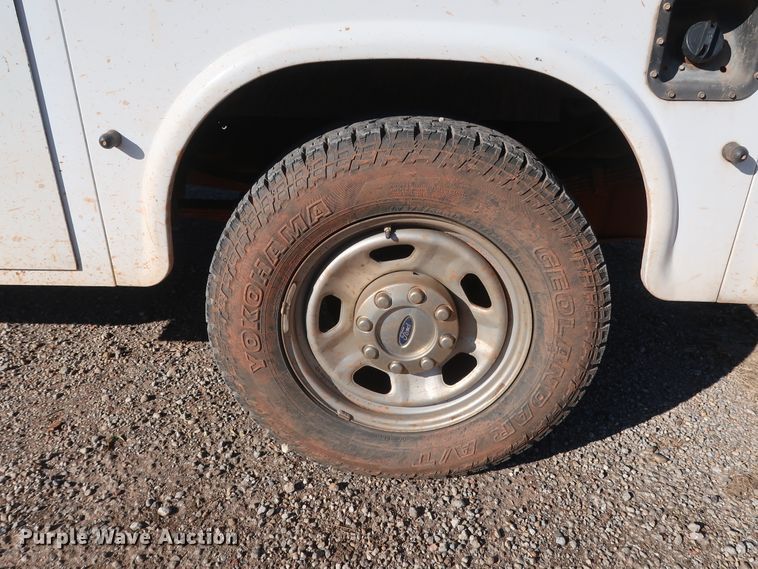 image for item GD9895 2010 Ford F350 Super Duty SuperCab utility bed pickup truck