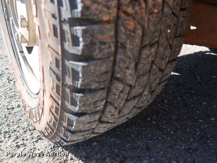 image for item GD9895 2010 Ford F350 Super Duty SuperCab utility bed pickup truck