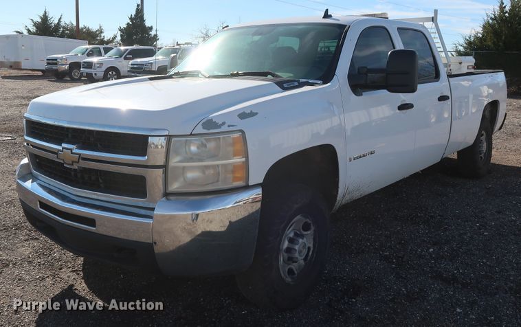 image for item GD9947 2009 Chevrolet Silverado 2500HD LS Crew Cab pickup truck