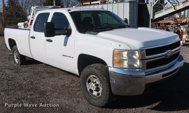 image for item GD9947 2009 Chevrolet Silverado 2500HD LS Crew Cab pickup truck