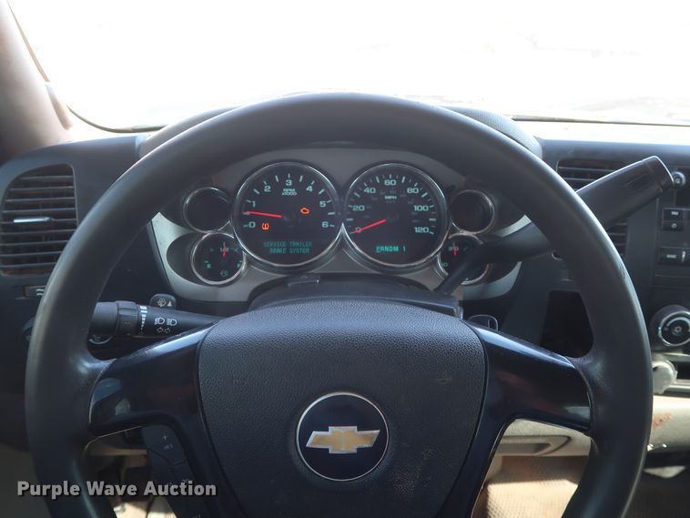 image for item GD9947 2009 Chevrolet Silverado 2500HD LS Crew Cab pickup truck