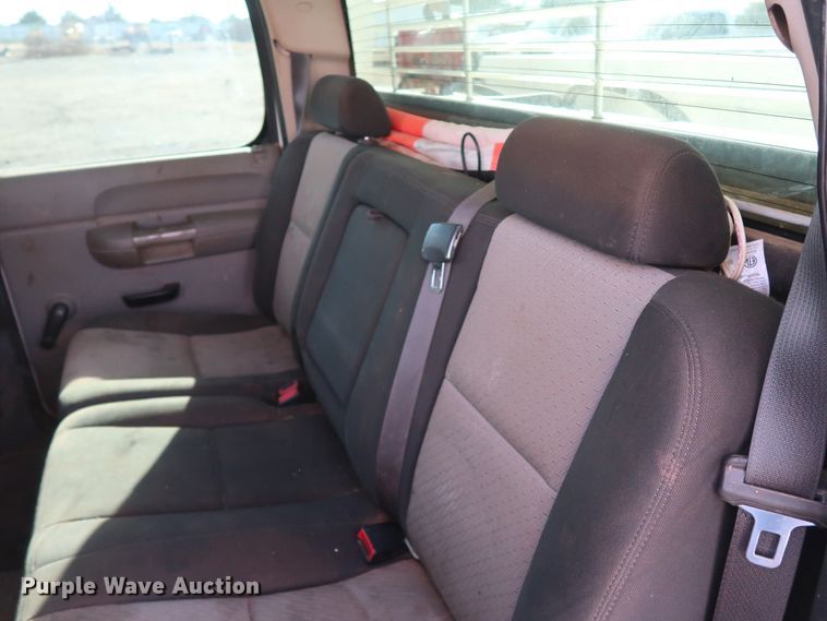 image for item GD9947 2009 Chevrolet Silverado 2500HD LS Crew Cab pickup truck