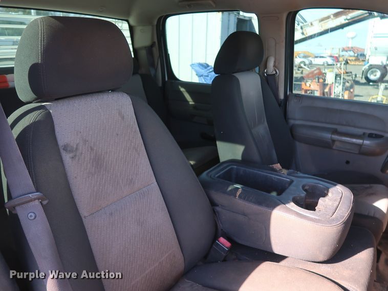 image for item GD9947 2009 Chevrolet Silverado 2500HD LS Crew Cab pickup truck