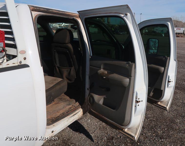 image for item GD9947 2009 Chevrolet Silverado 2500HD LS Crew Cab pickup truck