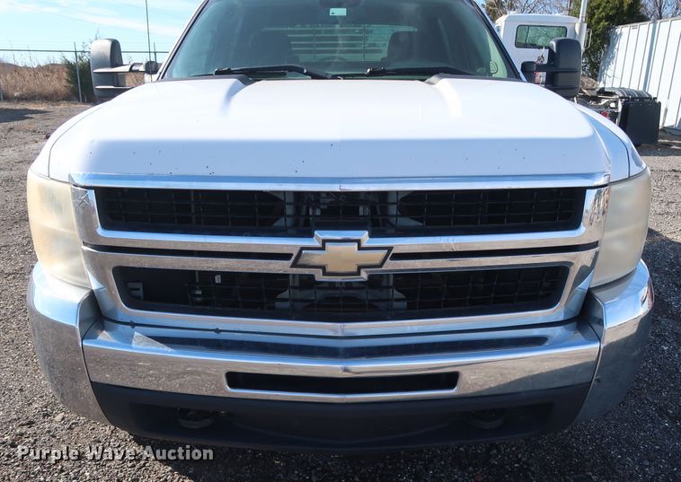 image for item GD9947 2009 Chevrolet Silverado 2500HD LS Crew Cab pickup truck