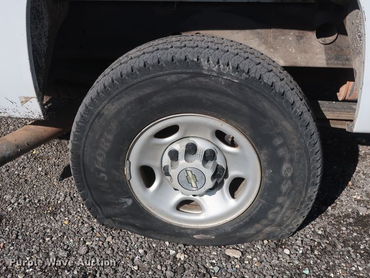 image for item GD9947 2009 Chevrolet Silverado 2500HD LS Crew Cab pickup truck