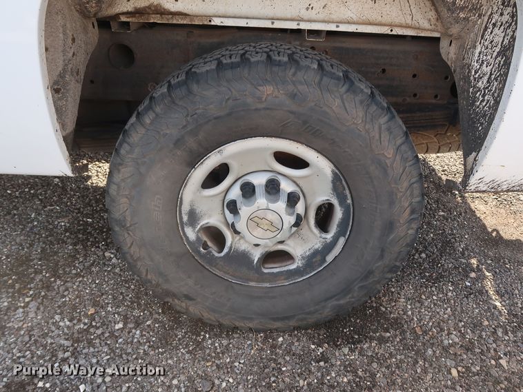 image for item GD9947 2009 Chevrolet Silverado 2500HD LS Crew Cab pickup truck