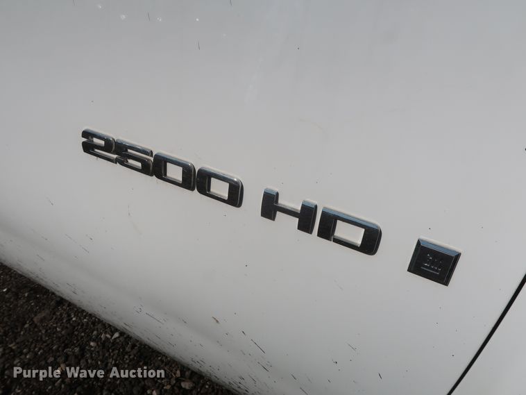 image for item GD9947 2009 Chevrolet Silverado 2500HD LS Crew Cab pickup truck