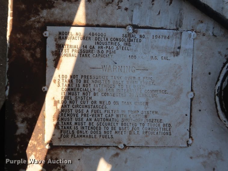 image for item GD9948 2005 Chevrolet Silverado 3500HD flatbed pickup truck