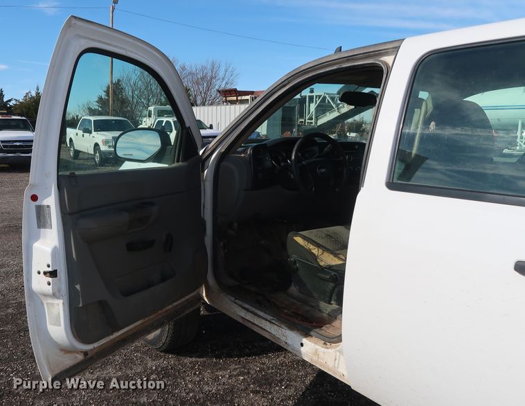 image for item GD9950 2008 Chevrolet Silverado 2500HD LT Crew Cab pickup truck