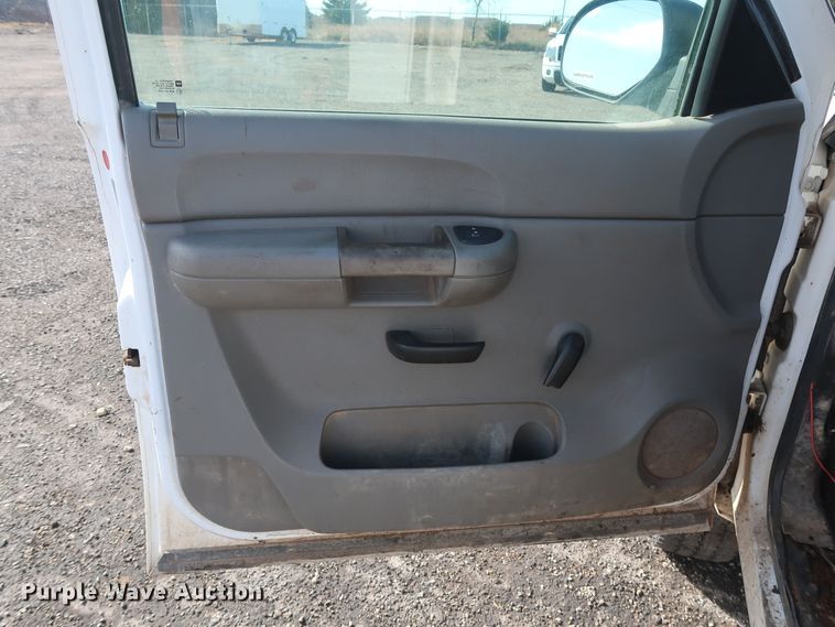 image for item GD9950 2008 Chevrolet Silverado 2500HD LT Crew Cab pickup truck