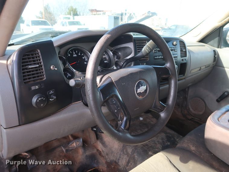 image for item GD9950 2008 Chevrolet Silverado 2500HD LT Crew Cab pickup truck