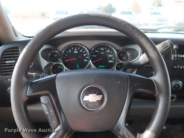 image for item GD9950 2008 Chevrolet Silverado 2500HD LT Crew Cab pickup truck