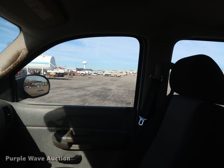 image for item GD9950 2008 Chevrolet Silverado 2500HD LT Crew Cab pickup truck