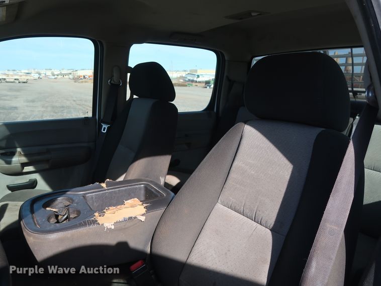 image for item GD9950 2008 Chevrolet Silverado 2500HD LT Crew Cab pickup truck