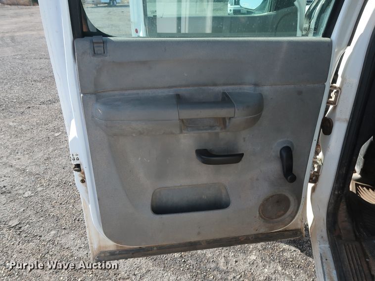 image for item GD9950 2008 Chevrolet Silverado 2500HD LT Crew Cab pickup truck