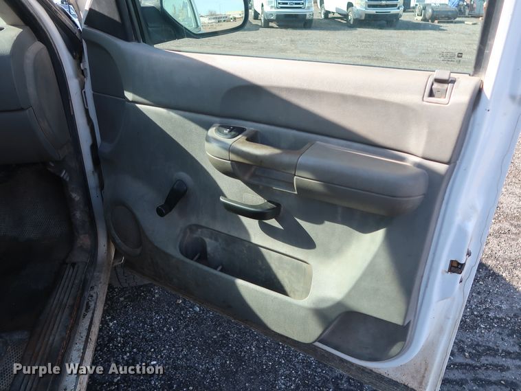 image for item GD9950 2008 Chevrolet Silverado 2500HD LT Crew Cab pickup truck