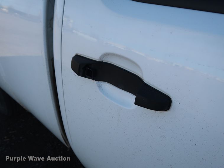 image for item GD9950 2008 Chevrolet Silverado 2500HD LT Crew Cab pickup truck