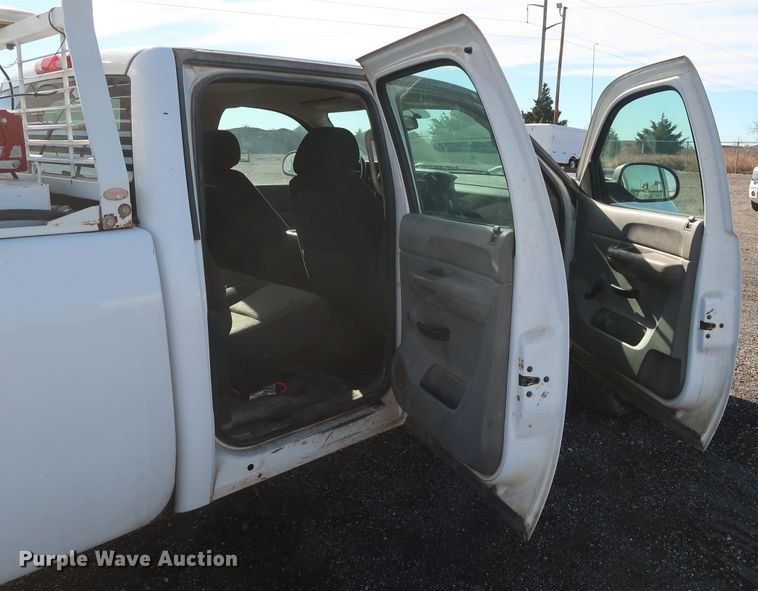 image for item GD9950 2008 Chevrolet Silverado 2500HD LT Crew Cab pickup truck