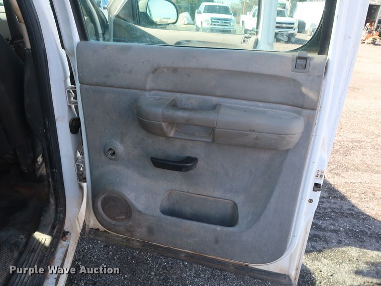 image for item GD9950 2008 Chevrolet Silverado 2500HD LT Crew Cab pickup truck