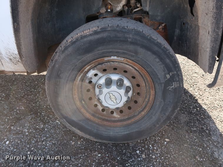 image for item GD9950 2008 Chevrolet Silverado 2500HD LT Crew Cab pickup truck