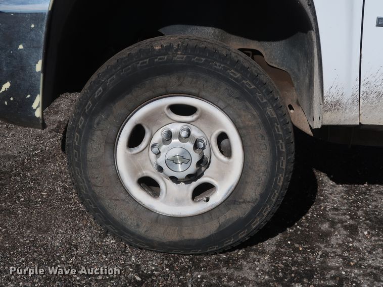 image for item GD9950 2008 Chevrolet Silverado 2500HD LT Crew Cab pickup truck