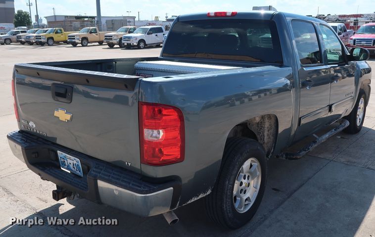 image for item GE9009 2011 Chevrolet Silverado 1500 Crew Cab pickup truck