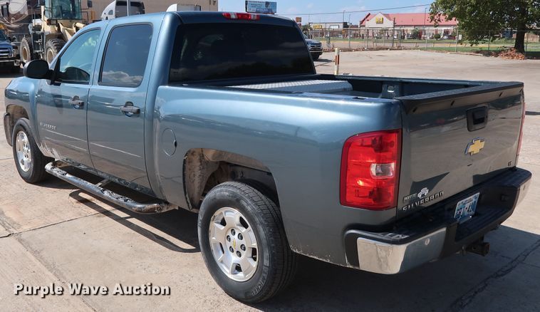image for item GE9009 2011 Chevrolet Silverado 1500 Crew Cab pickup truck