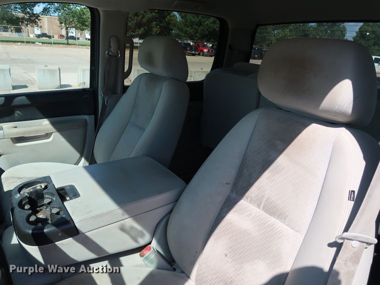 image for item GE9009 2011 Chevrolet Silverado 1500 Crew Cab pickup truck