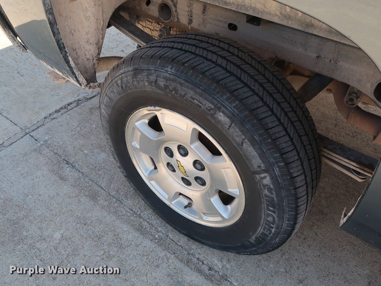 image for item GE9009 2011 Chevrolet Silverado 1500 Crew Cab pickup truck