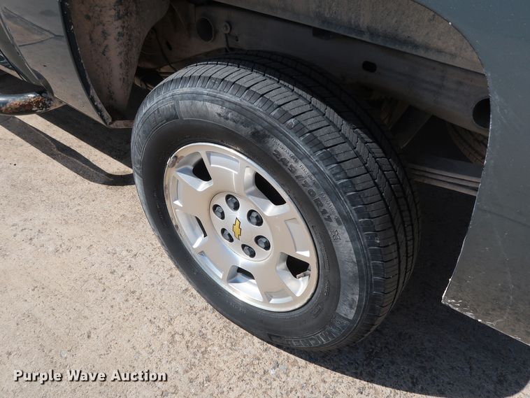 image for item GE9009 2011 Chevrolet Silverado 1500 Crew Cab pickup truck