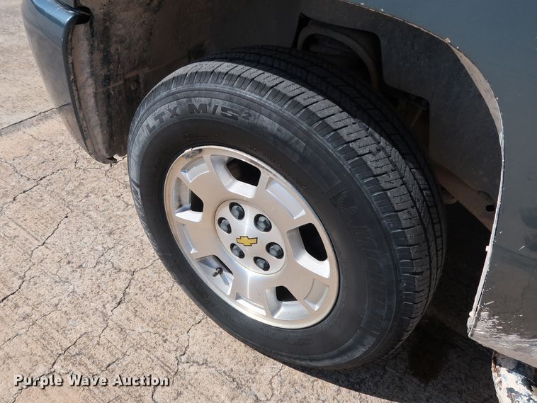 image for item GE9009 2011 Chevrolet Silverado 1500 Crew Cab pickup truck