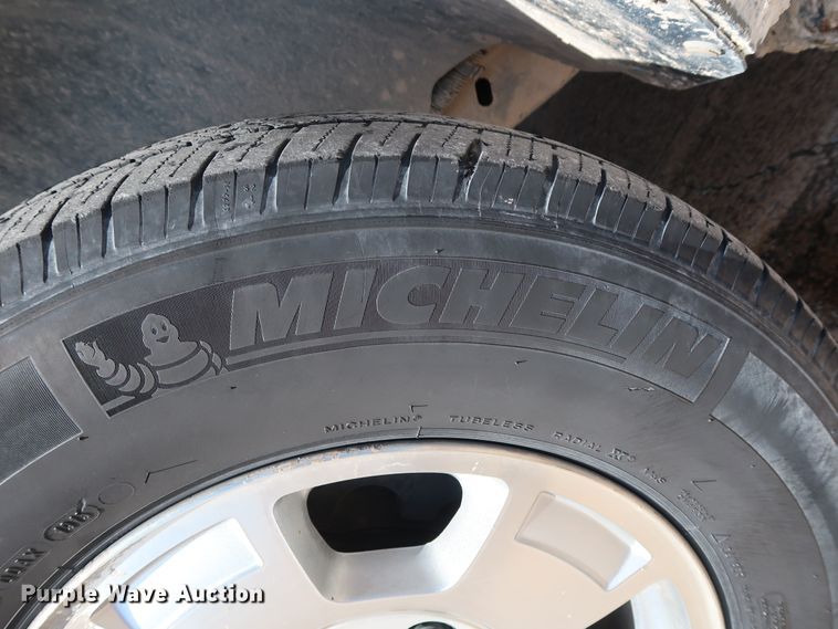 image for item GE9009 2011 Chevrolet Silverado 1500 Crew Cab pickup truck