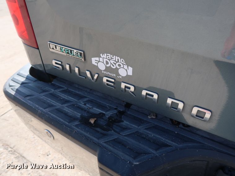 image for item GE9009 2011 Chevrolet Silverado 1500 Crew Cab pickup truck