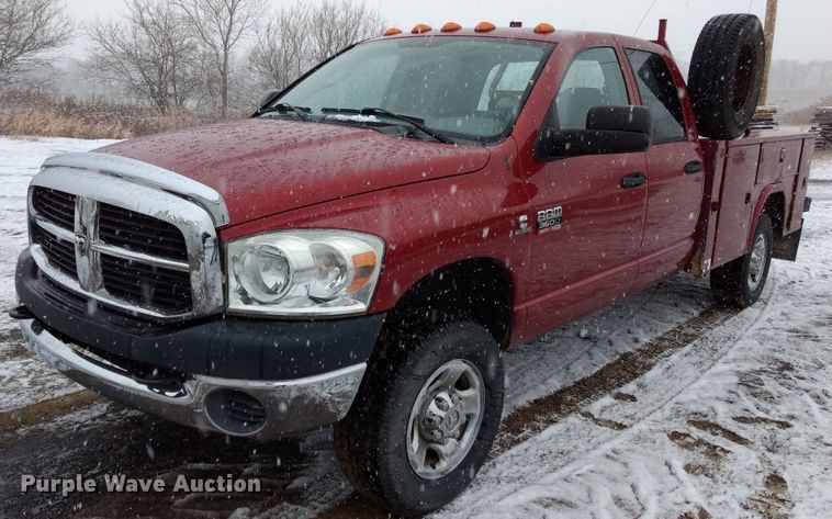 image for item GE9556 2007 Dodge Ram 3500 SLT Quad Cab utility bed pickup truck