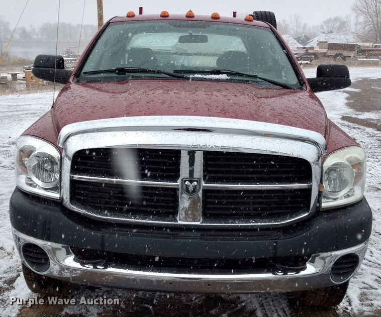 image for item GE9556 2007 Dodge Ram 3500 SLT Quad Cab utility bed pickup truck