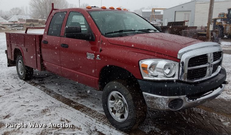image for item GE9556 2007 Dodge Ram 3500 SLT Quad Cab utility bed pickup truck