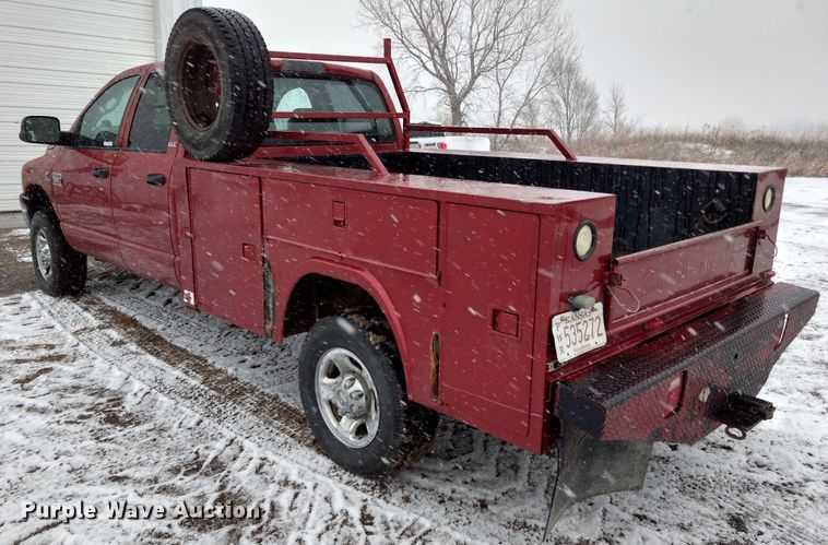 image for item GE9556 2007 Dodge Ram 3500 SLT Quad Cab utility bed pickup truck