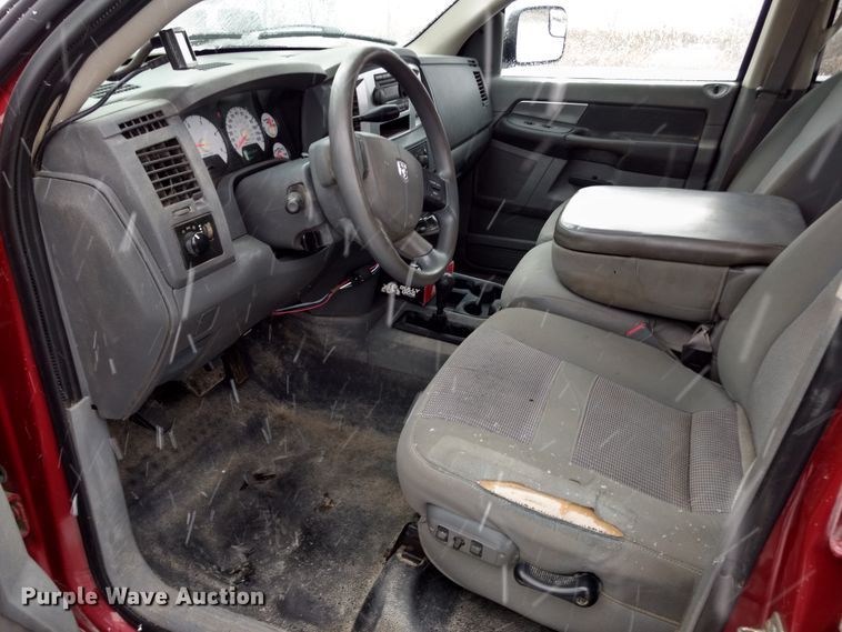 image for item GE9556 2007 Dodge Ram 3500 SLT Quad Cab utility bed pickup truck