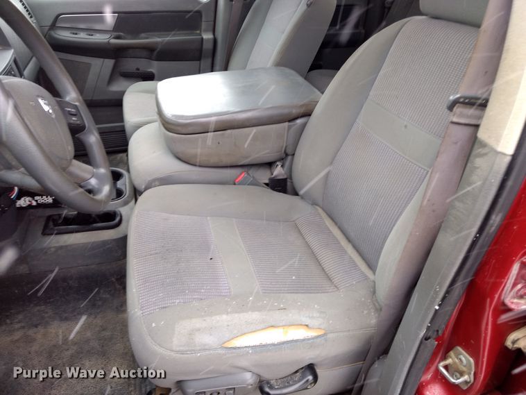 image for item GE9556 2007 Dodge Ram 3500 SLT Quad Cab utility bed pickup truck