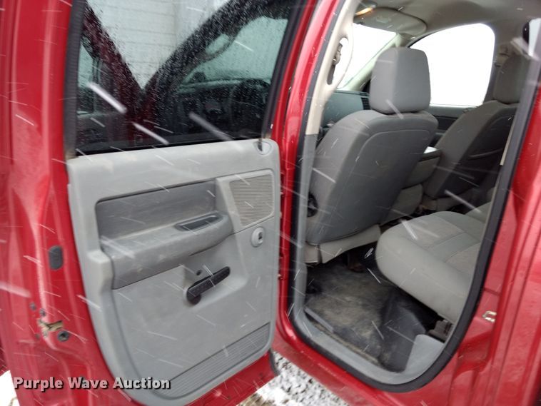 image for item GE9556 2007 Dodge Ram 3500 SLT Quad Cab utility bed pickup truck