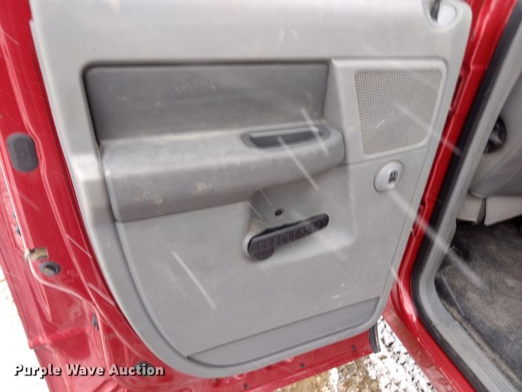 image for item GE9556 2007 Dodge Ram 3500 SLT Quad Cab utility bed pickup truck