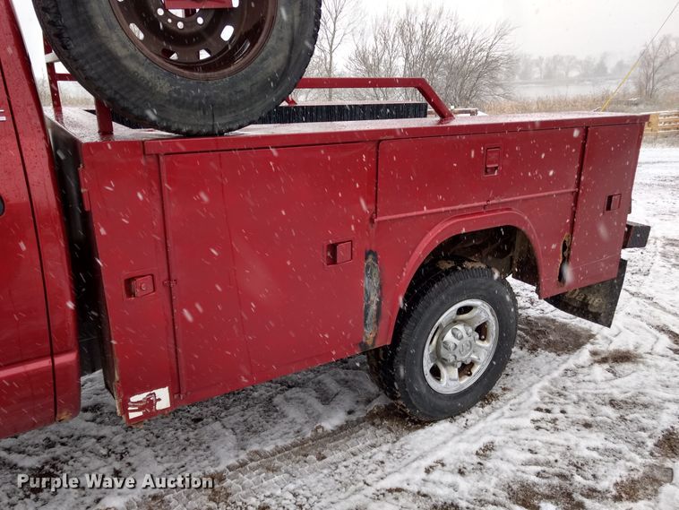 image for item GE9556 2007 Dodge Ram 3500 SLT Quad Cab utility bed pickup truck