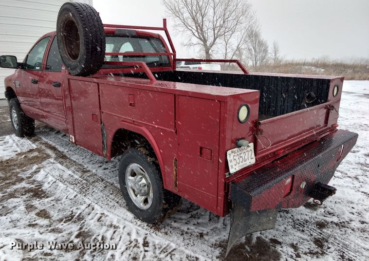 image for item GE9556 2007 Dodge Ram 3500 SLT Quad Cab utility bed pickup truck