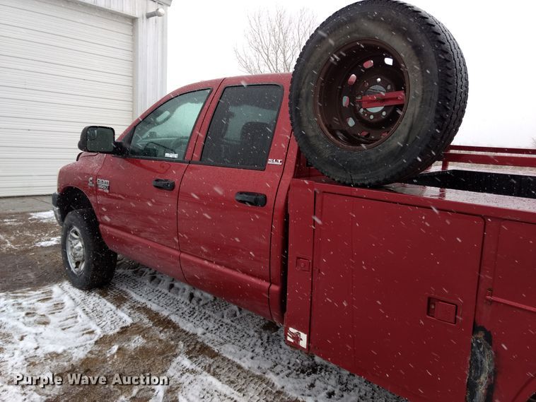 image for item GE9556 2007 Dodge Ram 3500 SLT Quad Cab utility bed pickup truck