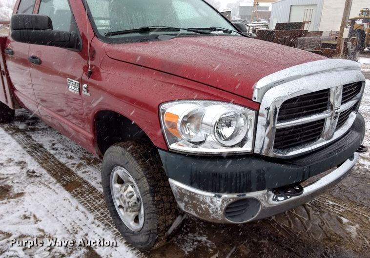 image for item GE9556 2007 Dodge Ram 3500 SLT Quad Cab utility bed pickup truck